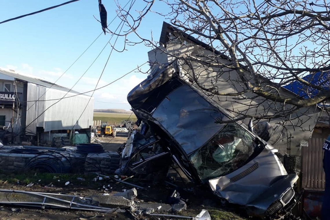 ISU Călărași | Grav accident rutier în comuna Borcea, pe DN 3B, în urma coliziunii dintre două autovehicule