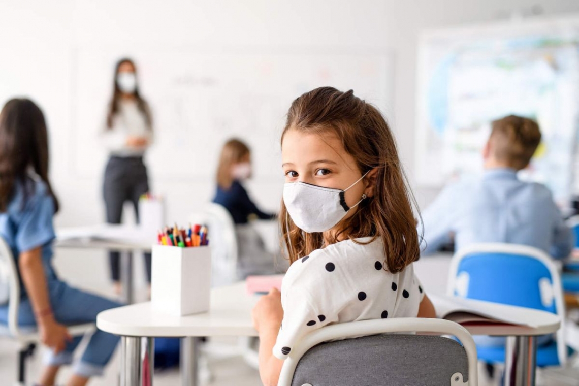 Luni începe noul an școlar 2021-2022 tot sub semnul pandemiei de COVID-19