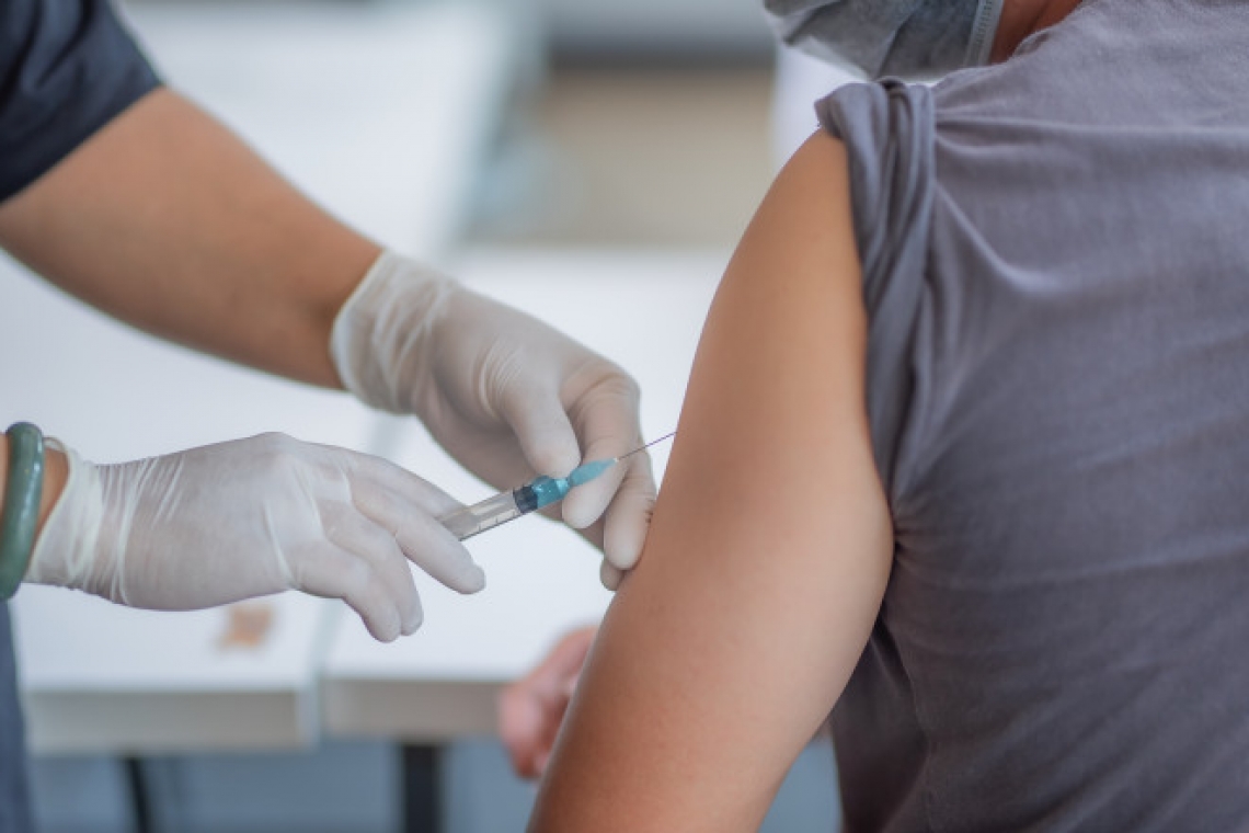 Persoanele care se vaccinează împotriva COVID-19 beneficiază, la cerere, de câte o zi liberă plătită