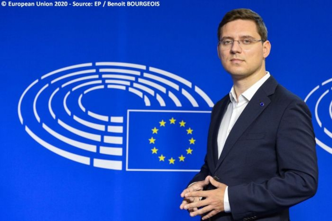 Europarlamentarul Victor Negrescu: Partidul Social Democrat va realiza o consultare naţională privind schimbarea tratatelor europene