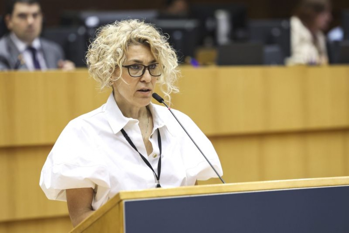 Carmen Avram: Un salariu minim adecvat și sprijin financiar suplimentar pentru români