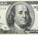 Dolarul american își consolidează poziția de lider
