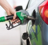 A fost aprobată ordonanța de urgență care prelungește măsura reducerii prețurilor la benzină și motorină