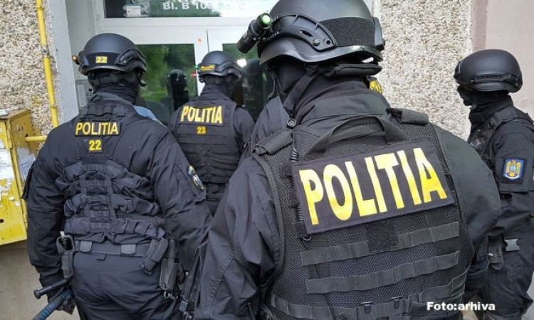 IPJ Călărași | Persoane bănuite de furturi din societăţi comerciale, reţinute de poliţişti